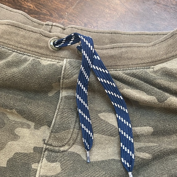 Lands' End Camo Cargo Jogger Pants - Picture 2 of 4